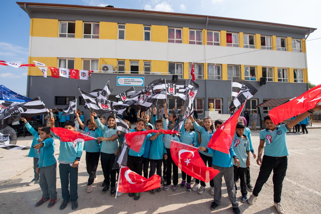 Gaziantep Oğuzeli Beşiktaş İlkokulu'nun Açılış Töreni Yapıldı